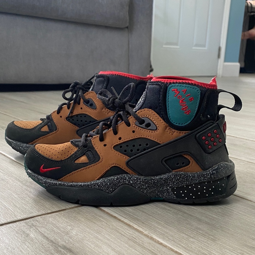 Nike Air Mowabb KIDS 3/WOMENS 5